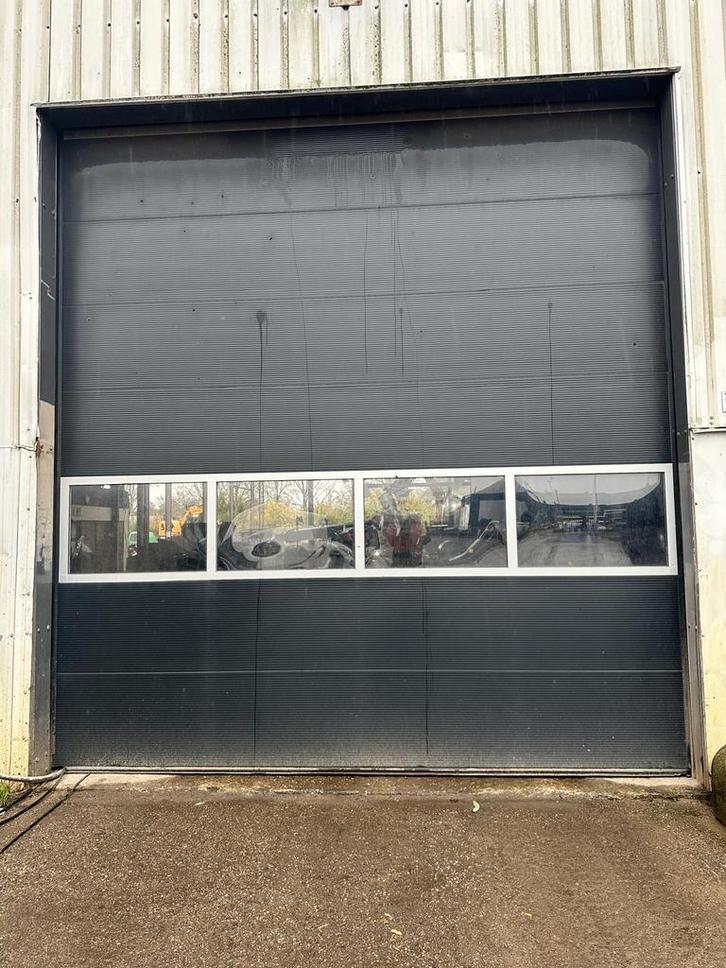 Industriële sectionaalpoort met ramen overheaddeur, Zakelijke goederen, Machines en Bouw | Industrie en Techniek, Ophalen