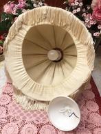 Brocante hanglamp vintage klassiek stoffen crème lampenkap, Huis en Inrichting, Lampen | Hanglampen, Ophalen of Verzenden, Stof