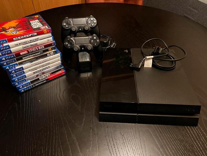 Playstation 4, 2 controllers en 13 games, Spelcomputers en Games, Spelcomputers | Sony PlayStation 4, Gebruikt, Original, 500 GB
