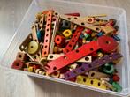 Grote hoeveelheid houten meccano in bak, Ophalen of Verzenden, Zo goed als nieuw, Overige typen