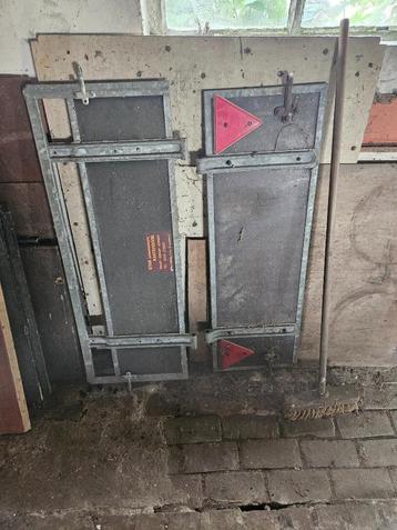 Gegalvaniseerde achterklep aanhangwagen afmeting 105x34cm beschikbaar voor biedingen