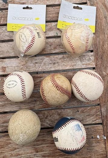 7 st honkballen 5 soft en 2 hard beschikbaar voor biedingen
