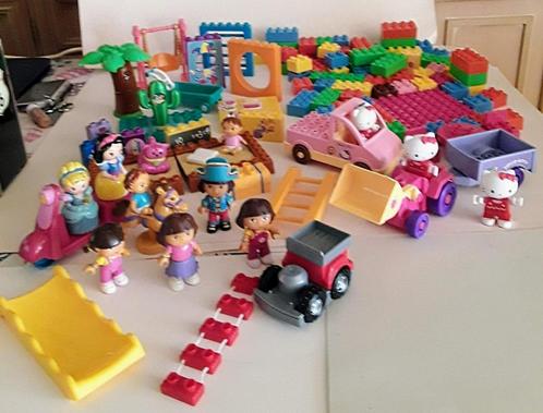Mega Bloks en Unico bouwstenen van Dora en Hello Kitty., Kinderen en Baby's, Speelgoed | Bouwstenen, Gebruikt, Megabloks, Ophalen of Verzenden