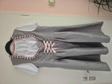 Dirndl maat 46 beschikbaar voor biedingen