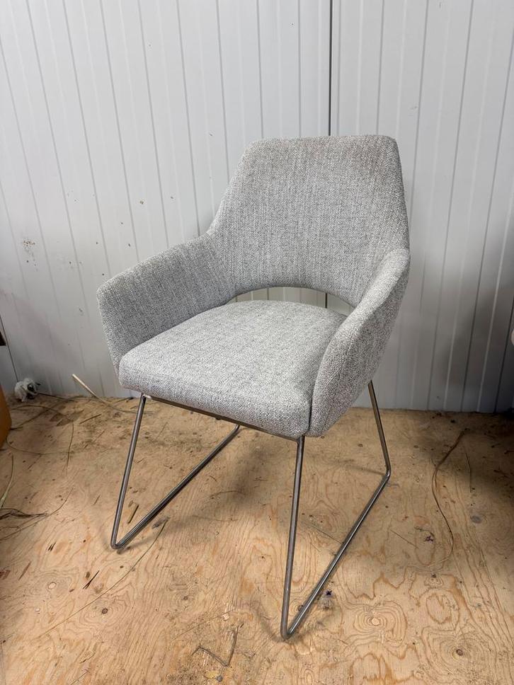 1 x licht grijze eetkamerstoel, Huis en Inrichting, Stoelen, Zo goed als nieuw, Vijf, Zes of meer stoelen, Grijs, Ophalen