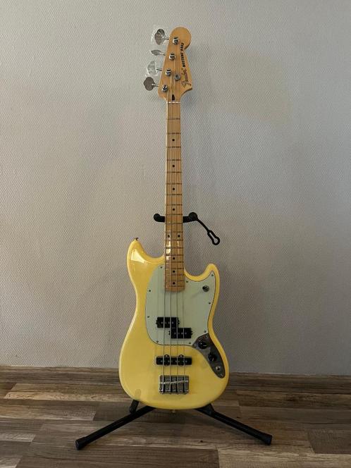 Fender Mustang PJ Bass - Buttercream - Limited Edition, Muziek en Instrumenten, Snaarinstrumenten | Gitaren | Bas, Zo goed als nieuw
