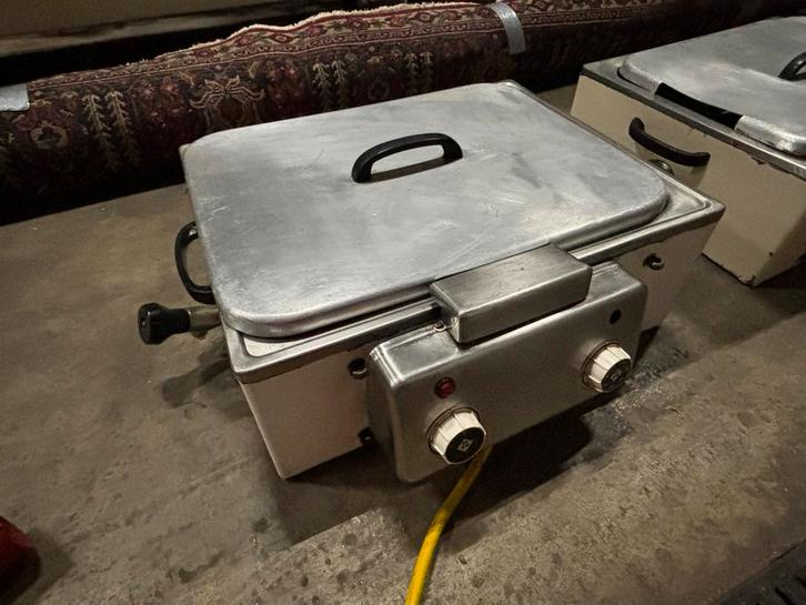 Professionele Oliebollen Bakpannen 2 stuks, Zakelijke goederen, Horeca | Keukenapparatuur, Bakkerij en Slagerij, Gebruikt, Ophalen