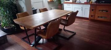 Suar eettafel, boomstamtafel. beschikbaar voor biedingen