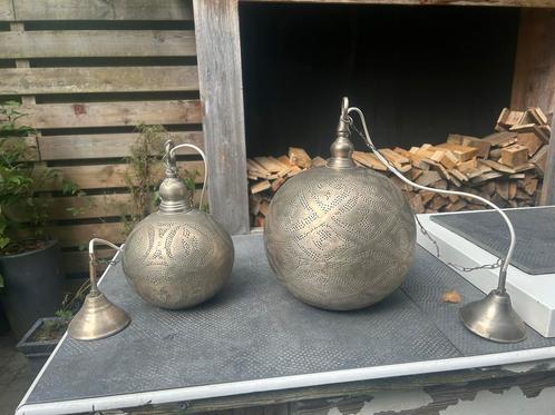Twee Marokkaanse Hanglampen met Perforaties - Sfeervol Licht, Huis en Inrichting, Lampen | Hanglampen, Gebruikt, Minder dan 50 cm