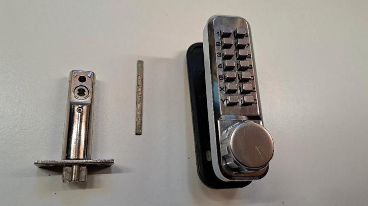 mechanisch codeslot, Doe-het-zelf en Verbouw, Hang- en Sluitwerk, Gebruikt, Slot, Chroom, Ophalen