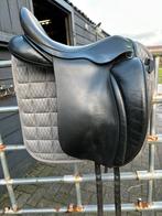 Hulsebos dressuurzadel 18inch, Dieren en Toebehoren, Paarden en Pony's | Zadels, Ophalen, Gebruikt, Dressuur