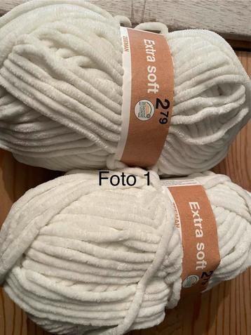 Diverse Bollen Wol - Verschillende Kleuren beschikbaar voor biedingen