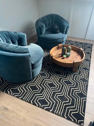 Designer kleed beschikbaar voor biedingen