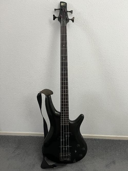 Ibanez SDGR Basgitaar 1000E 4 snarig met flight case, Muziek en Instrumenten, Snaarinstrumenten | Gitaren | Bas, Zo goed als nieuw