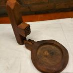 Oude houten noten kraker, Antiek en Kunst, Antiek | Keukenbenodigdheden, Verzenden