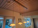 Hanglamp met vier glazen kappen, Huis en Inrichting, Lampen | Hanglampen, Ophalen, Gebruikt, Glas, Vintage