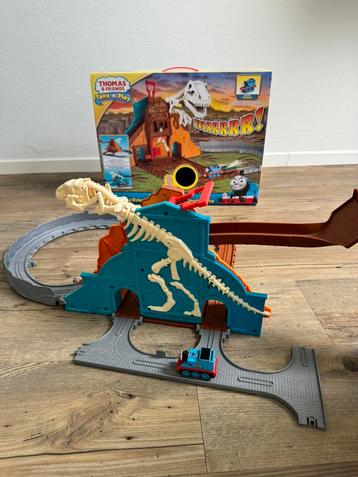 Hele mooie Thomas de trein speelset ‘Roaring dino run’