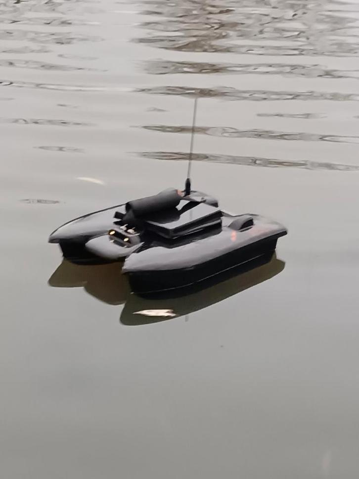 Instant pearl voerboot,rf 15 dieptemeter, trakker nxg rugtas, Watersport en Boten, Hengelsport | Karpervissen, Overige typen, Ophalen of Verzenden