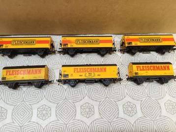 FLEISCHMANN GOEDEREN WAGONS MET FLEISCHMANN OPSCHRIFT beschikbaar voor biedingen