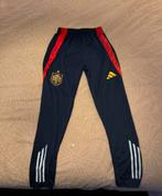Trainingsbroek NIEUW Adidas Spanje, Kleding | Heren, Overige kleuren, Maat 48/50 (M), Nieuw, Ophalen of Verzenden