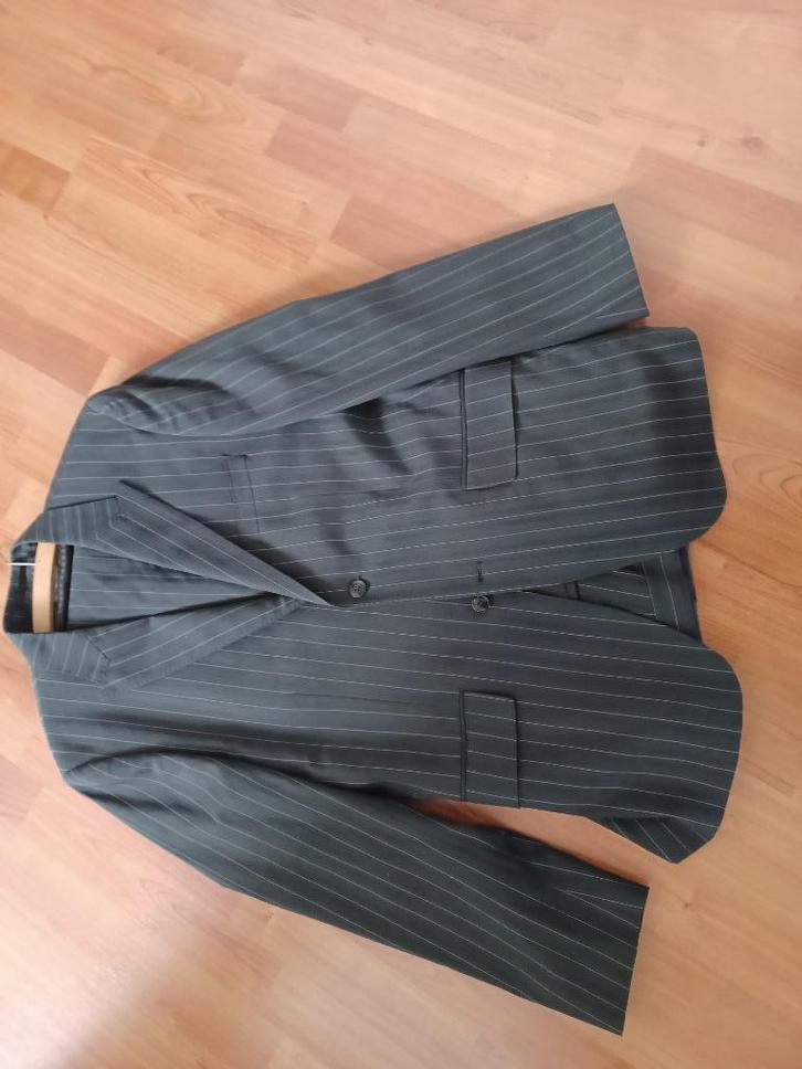 PRACHTIG Heren kostuum  Nw  Kerst, Kleding | Heren, Kostuums en Colberts, Nieuw, Maat 52/54 (L), Grijs, Ophalen of Verzenden