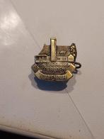 Theehuis de Heidebloem in Laren nh., Ophalen of Verzenden, Zo goed als nieuw, Stad of Land, Speldje of Pin