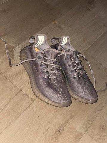 Roze adidas yeezy Maat 39 beschikbaar voor biedingen