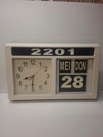 Vintage Wekker/Tafelklok met Datum, Huis en Inrichting, Woonaccessoires | Klokken, Ophalen of Verzenden, Gebruikt, Analoog, Wekker of Tafelklok