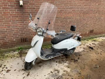 Scooter beschikbaar voor biedingen