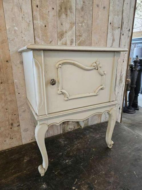 brocant nachtkastje ``WOONWINKEL RUSTIEK``, Antiek en Kunst, Curiosa en Brocante, Ophalen of Verzenden