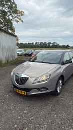 Lancia Delta 1.4 16V Multiair 2011 Beige, Auto's, Lancia, Voorwielaandrijving, 65 €/maand, 600 kg, 1295 kg