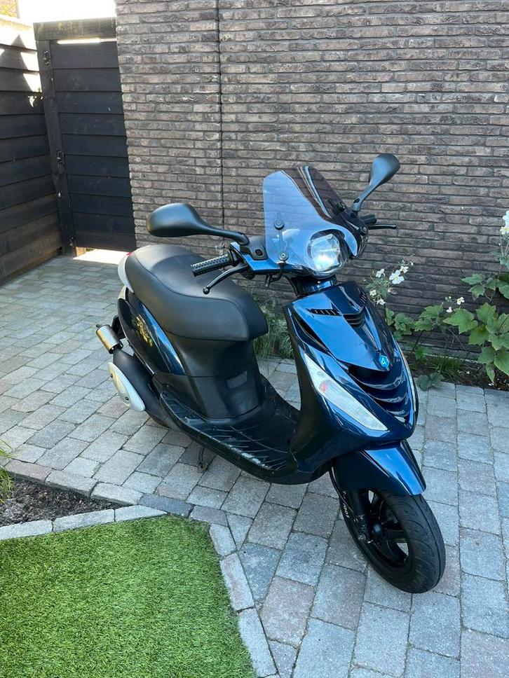Zip 2 takt 50cc, Fietsen en Brommers, Scooters | Piaggio, Zo goed als nieuw, Zip, Maximaal 45 km/u, Tweetakt, Ophalen of Verzenden