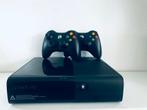 Xbox 360 Console New Slim - 250GB + 2 Controllers + Kabels, Spelcomputers en Games, Spelcomputers | Xbox 360, 360 E, Met 2 controllers