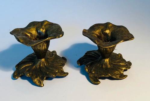 Twee leuke messing kaarskandelaars in de vorm van bloemkelk, Huis en Inrichting, Woonaccessoires | Kandelaars en Kaarsen, Ophalen of Verzenden