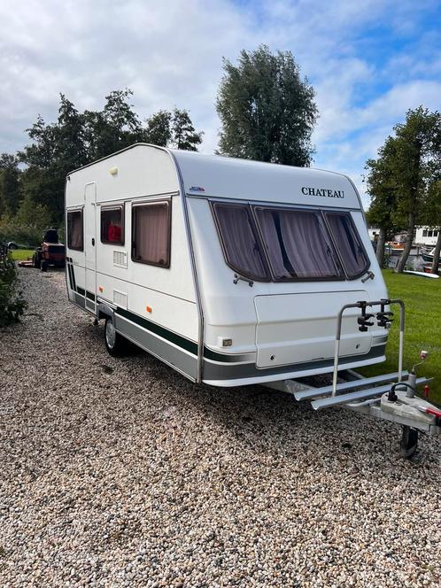 Chateau Calista 430, Caravans en Kamperen, Caravans, Particulier, tot en met 4, 750 - 1000 kg, Treinzit, Chateau, Vast bed, Douche