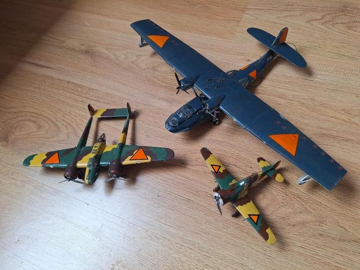 1:72 1/72 Gebouwde WO2 Nederlandse vliegtuigen, Hobby en Vrije tijd, Modelbouw | Vliegtuigen en Helikopters, Gebruikt, Vliegtuig