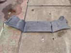 E38 kofferbak bekleding, Ophalen