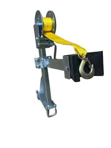 Liersteun / boegsteun + lier + boegvanger  beschikbaar voor biedingen