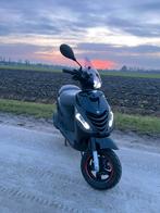 Piaggio Zip iget e5, Ophalen, Zo goed als nieuw, Benzine, Zip