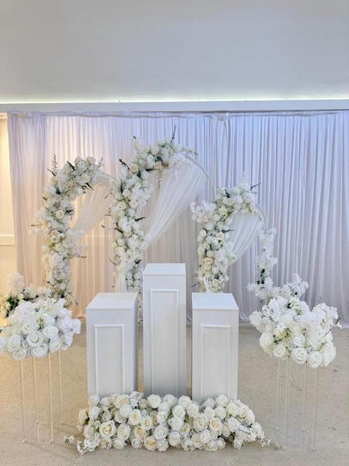 Decoratie backdrop "elegant white", Hobby en Vrije tijd, Feestartikelen | Verhuur, Nieuw, Geboorte of Huwelijk, Ophalen of Verzenden