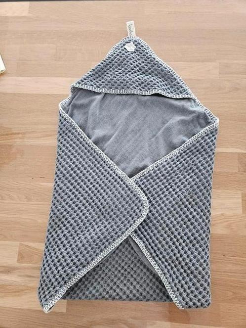 >> ZGAN Koeka inwikkel kleedje., Kinderen en Baby's, Dekens, Slaapzakjes en Inbakerproducten, Zo goed als nieuw, Ophalen