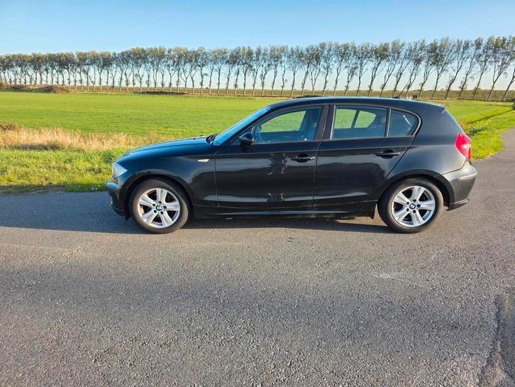 BMW 1-Serie 1.6 116I 5DR 2008 Zwart, Auto's, BMW, Particulier, 1-Serie, Benzine, B, Hatchback, Handgeschakeld, Origineel Nederlands