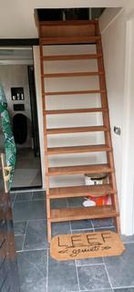 Hardhouten trap 75cm breedte, Doe-het-zelf en Verbouw, Ladders en Trappen, Ophalen of Verzenden, Gebruikt, Trap, 2 tot 4 meter