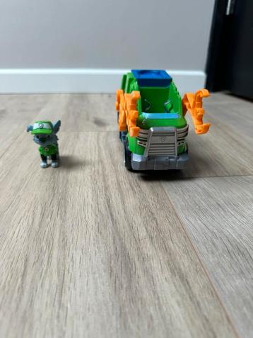 Paw patrol Rocky auto plus poppetje beschikbaar voor biedingen
