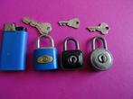 3X OUDE HANGSLOTJES HANGSLOT + SLEUTEL SLOT SLOTEWN KISTJE, Ophalen of Verzenden