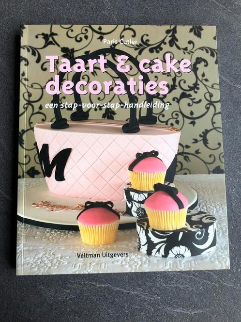 Taart & cake decoraties / Paris Cutler, Boeken, Kookboeken, Zo goed als nieuw, Taart, Gebak en Desserts, Ophalen of Verzenden
