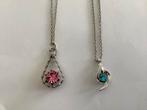 Vintage bijou 2x ketting 2x hanger Swarovski glas rose blauw, Overige voorstellingen, Ophalen of Verzenden, Zo goed als nieuw