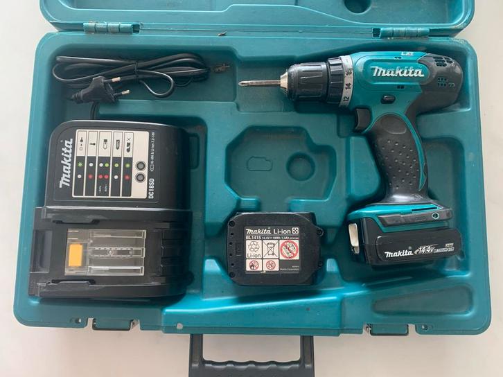 Makita Boormachine BDF343 met 2 Accu's + Lader, Doe-het-zelf en Verbouw, Gereedschap | Boormachines, Gebruikt, Boor- en Schroefmachine