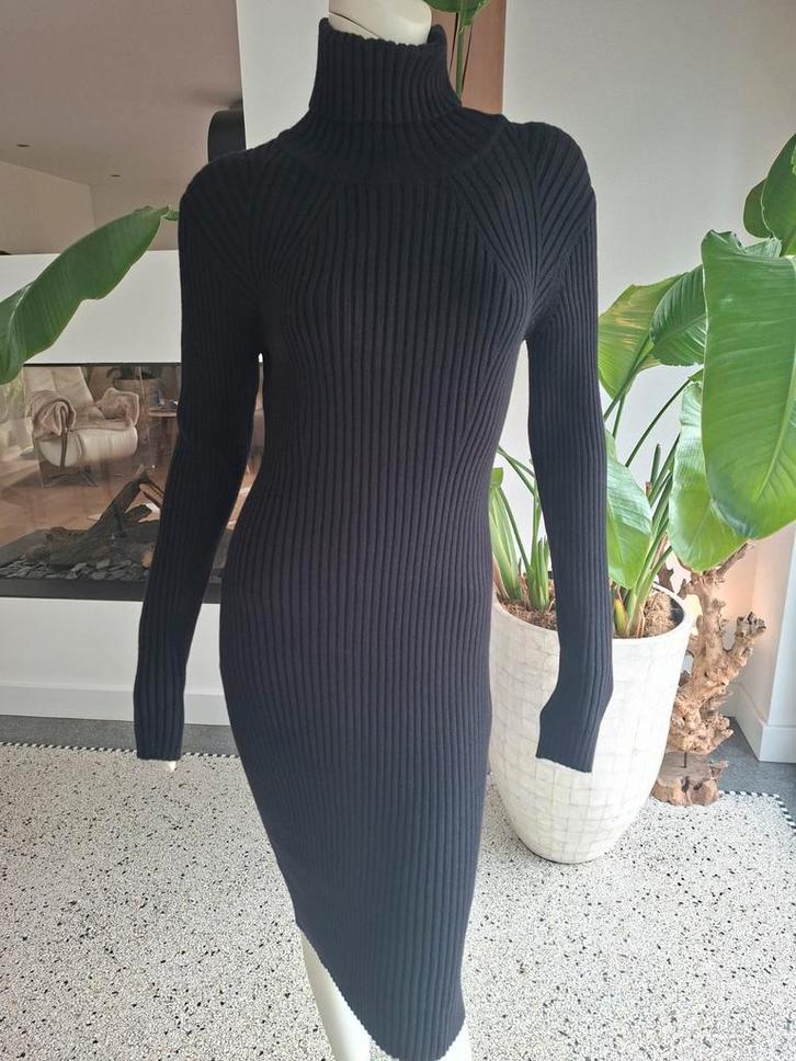 NIEUW Janice zwart gebreide jurk met kol chique, Kleding | Dames, Jurken, Nieuw, Maat 42/44 (L), Zwart, Knielengte, Ophalen of Verzenden