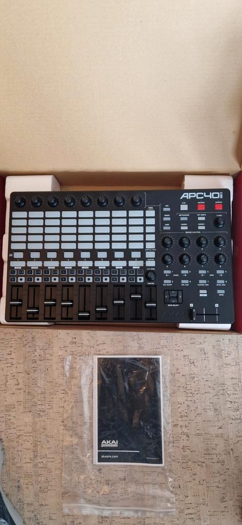Akai APC40 mk2 Controller - Zo Goed Als Nieuw!, Muziek en Instrumenten, Midi-apparatuur, Ophalen
